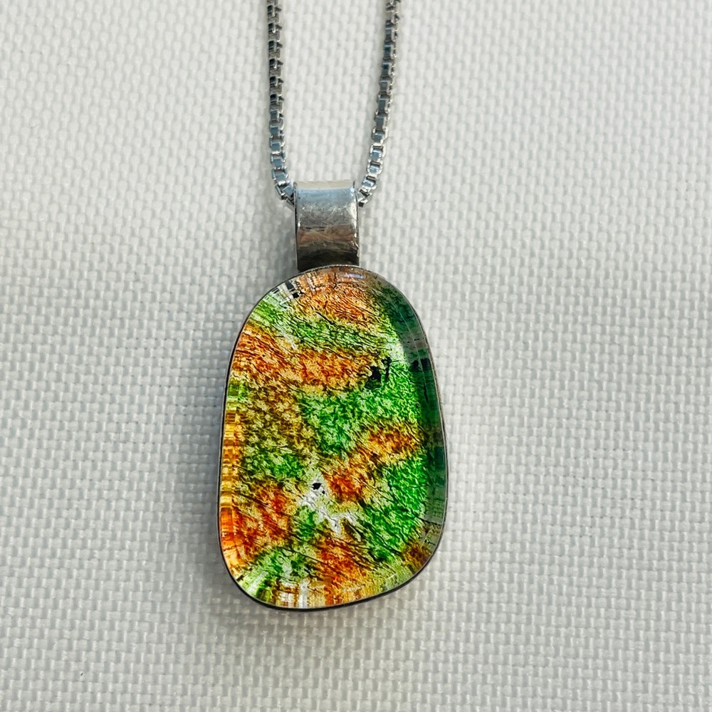 DICHROIC GLASS PENDANT, NICE MIXTURE OF COLOR
